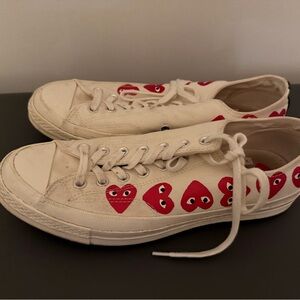 Comme des Garcons PLAY White Canvas Kids Sneakers with Red Heart Motif